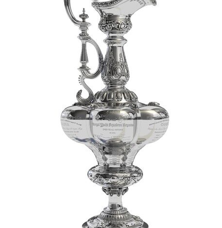 Le Trophée de l’America’s Cup: L&rsquo;Aiguière d&rsquo;Argent