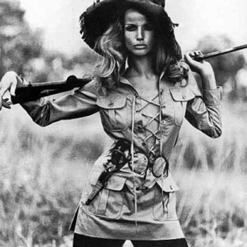 Icon-Yves-Saint-Laurent-YSL-Veruschka-safari-jacket-saharienne.jpeg
