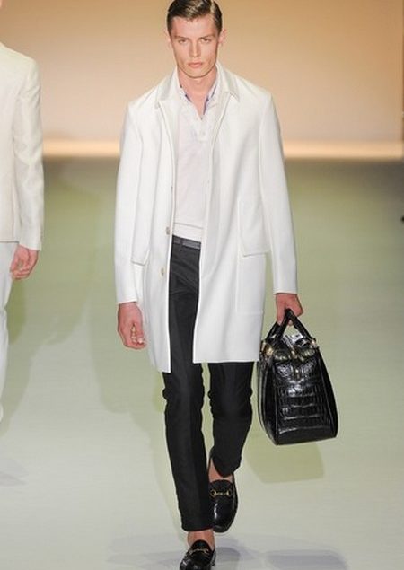 homme-du-jour-pret-a-porter-printemps2013-complet-gucci450.jpg