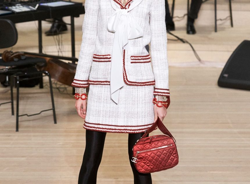 defile-chanel-metiers-d-art-2017-2018-a-hambourg-19_5988750.jpg defile-chanel-metiers-d-art-2017-2018-a-hambourg-19_5988750.jpg