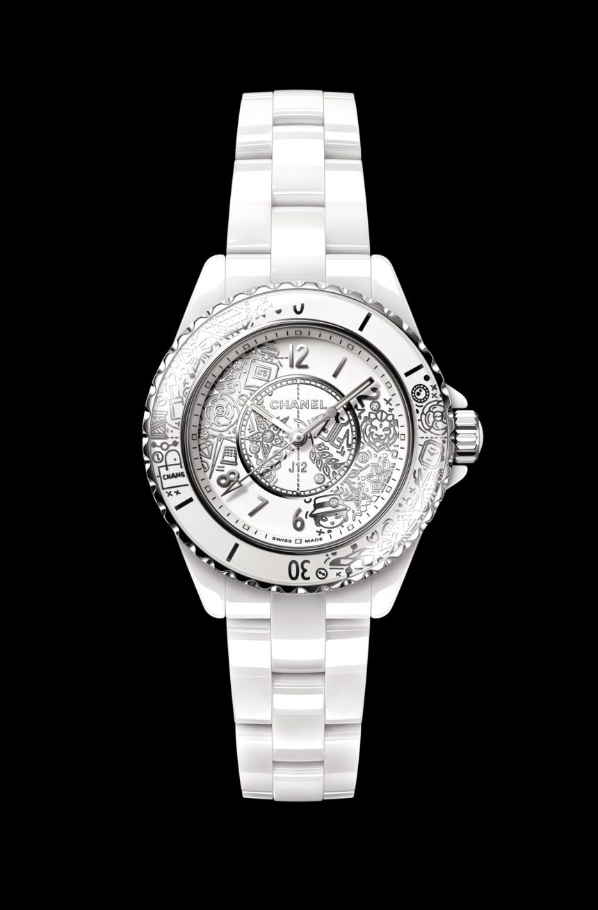 La J12∙20, Condensé Des Codes Iconiques De Chanel