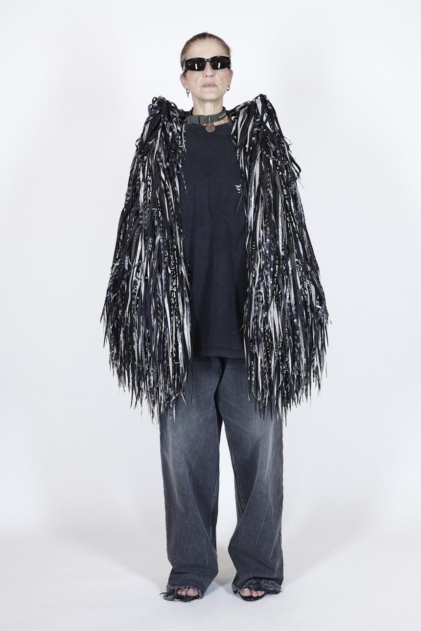 Les Codes Coutures Balenciaga Détournés Pour Le P/E 2021