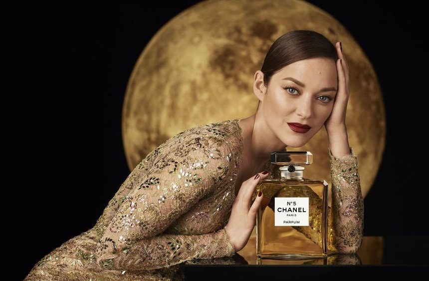 Marion Cotillard Galvanize Le N ° 5 Over The Moon