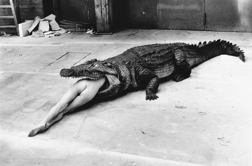 Guy Bourdin Et Helmut Newton, Le Bizarre Dans La Photographie De Mode