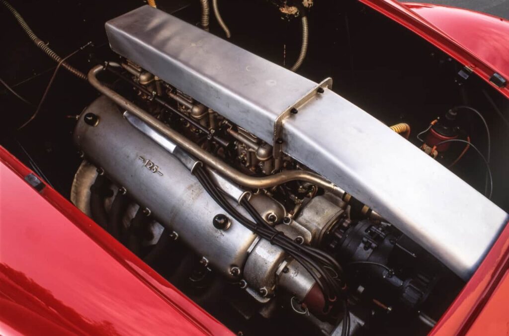 V12 ferrari