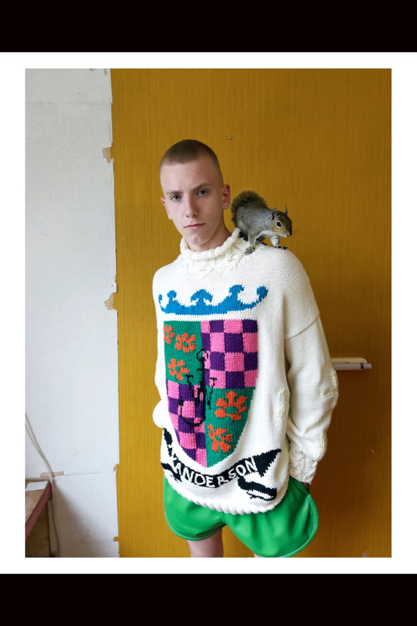 Pulls Colorés J.W Anderson Pour le P/E 2022…