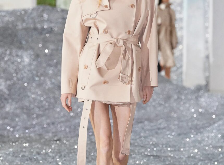 00003-Burberry-Spring-2022-RTW-London-credit-Burberry The Burberry Trenchcoat for SS 22: A Myriad Of Deconstructed Pieces