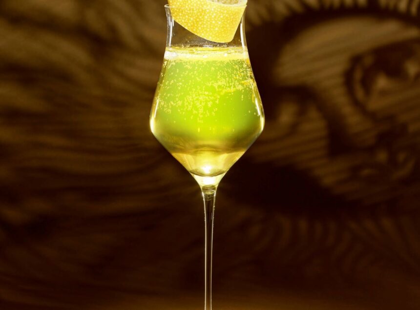 squareritzbardrinkcocktail The Ritz Bar: A New Rendez-Vous In The Parisian Agenda