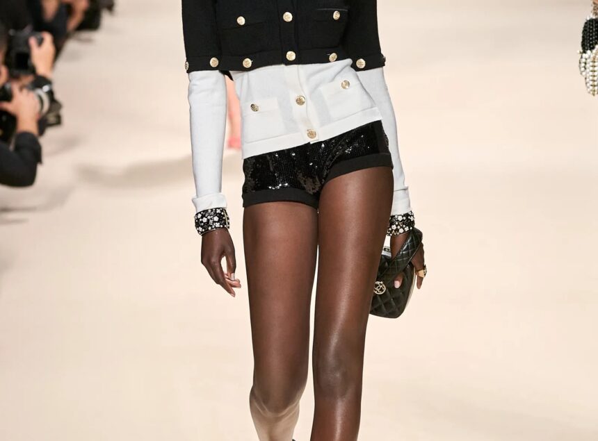 00006-Chanel-Spring-22-RTW-Paris-credit-gorunway N ° 5, Quilted, Black, White and Sailor Chanel For SS 2022