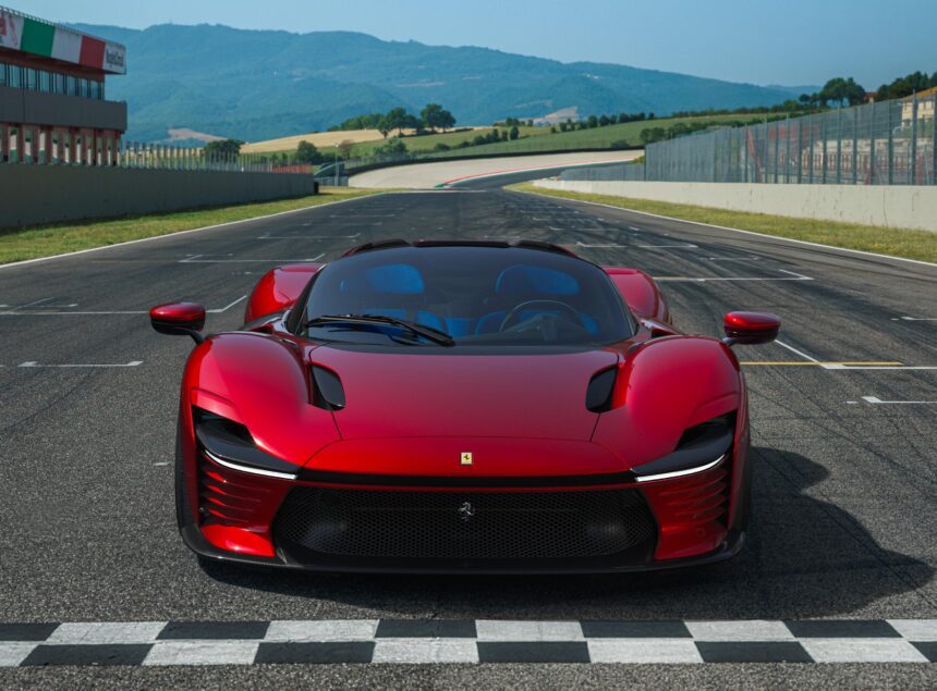 7f4eb79b-e8cb-4c11-b503-d77f63c6b1ce Ferrari Presents Its Third Icona Model, The Daytona SP3
