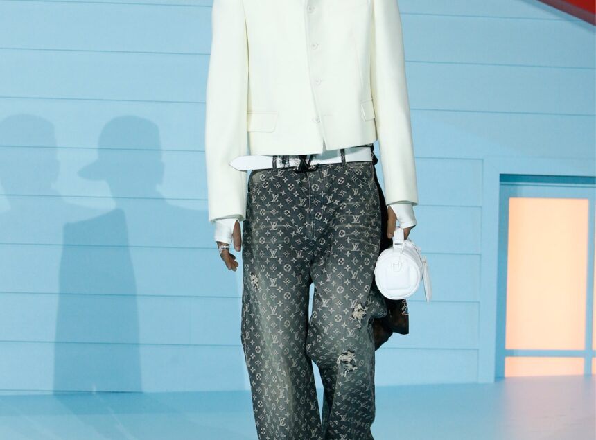 00003-LouisVuitton-Fall-22-MENS-Paris-credit-brand LV monogram created from Virgil Abloh’s fantasy for the A/W 2022 collection