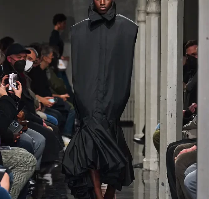 Alaia SF22 look_13.jpg The Return Of The Alaïa Tube Dress Ror F/W 22