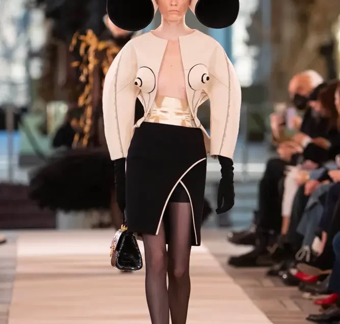 Schiaparelli Couture 2022 Schiaparelli Couture 2022: The blueprint for surrealist fashion