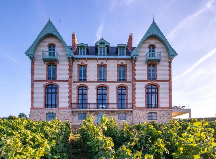 Weekend for Two: Visit to the castles in Loire or of Champagne