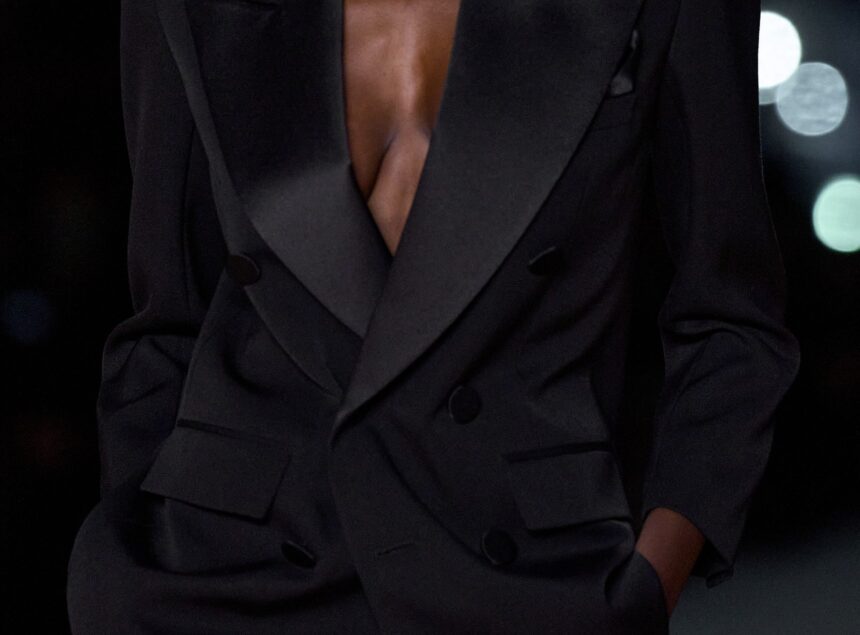 00109-saint-laurent-details-fall-2022-ready-to-wear-paris-credit-gorunway Tuxedo YSL