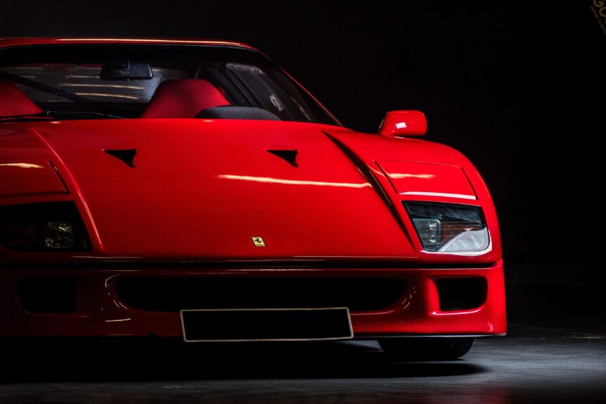 Ferrari F40 : The Supercar with all superlatives ?