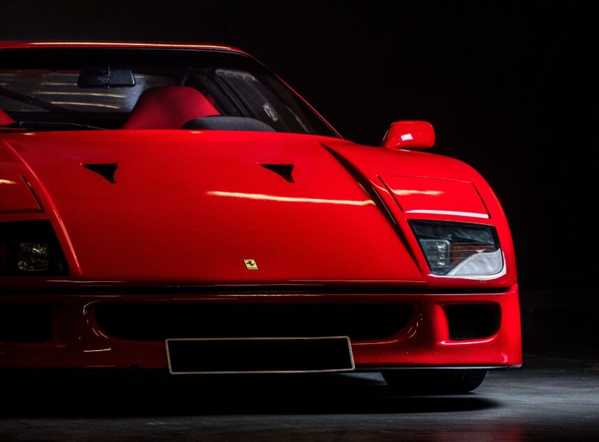 Ferrari F40 : The Supercar with all superlatives ?