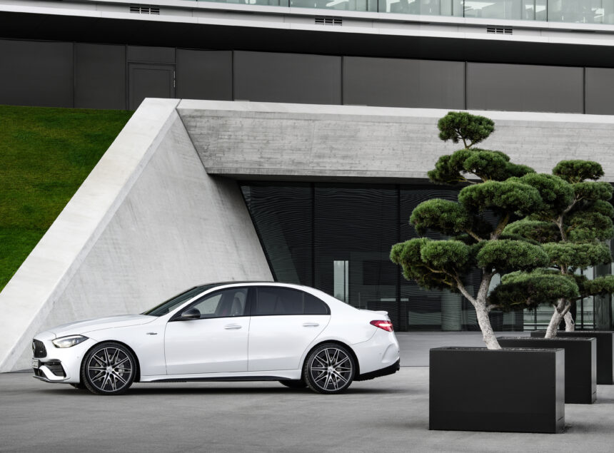 Mercedes-AMG C 43 4MATIC Limousine 2022Mercedes-AMG C 43 4MATIC Sedan 2022 The New Mercedes C-Class Back in AMG Version
