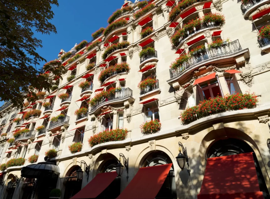 Plaza Athénée 2022 : the epitome palace in paris