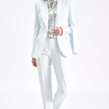 Les Vestes Iconiques Que Toutes Les Femmes Devraient Avoir