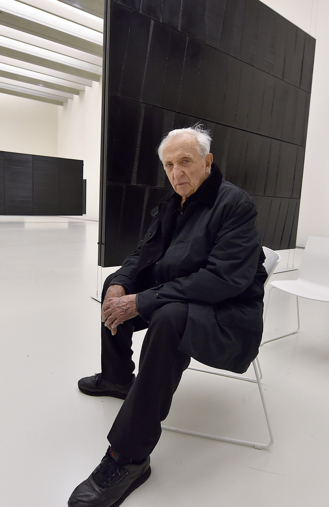Noir Soulages pierre