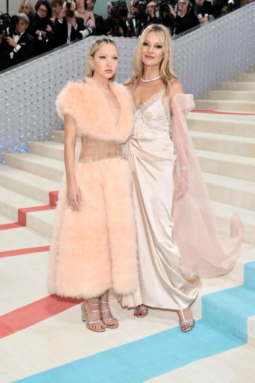 Kate Moss Et Lila Au Met Gala