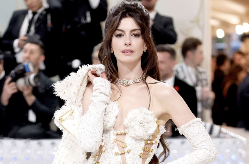 Anne Hathaway Au Met Gala 2023
