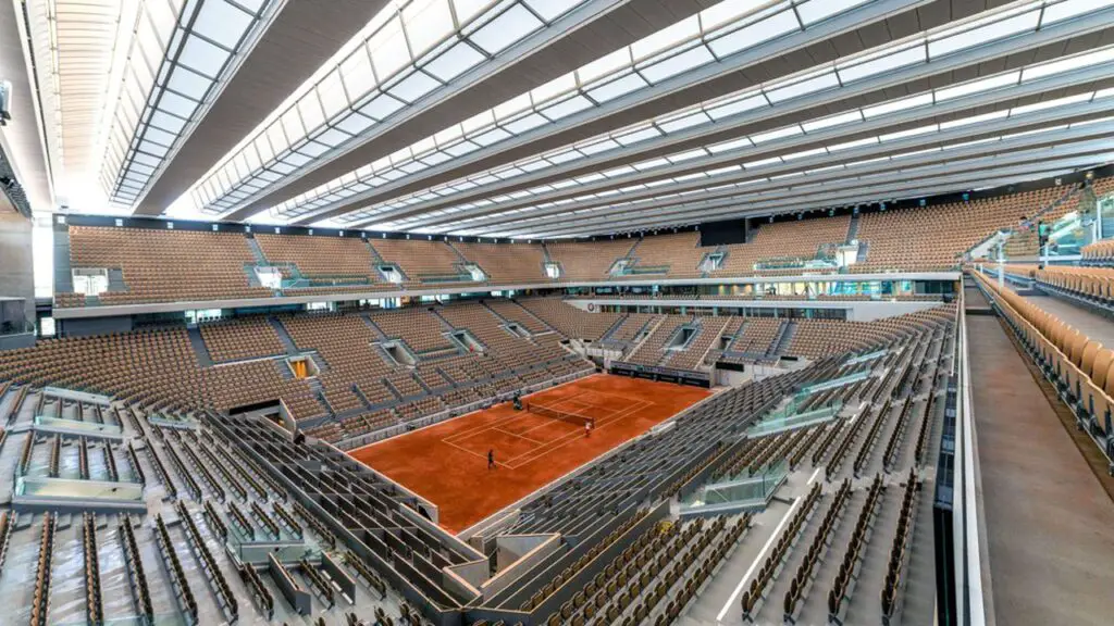 Court Philippe Chatrier Roland Garros : L’Arène des Héros