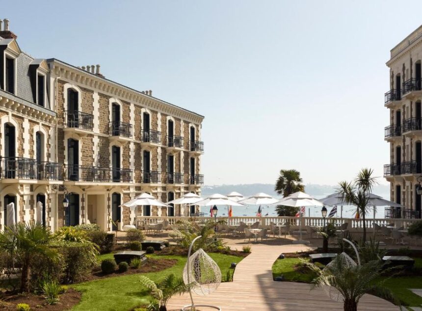 205289337 Hôtel Barrière Le Grand Hôtel Dinard 5 Stars