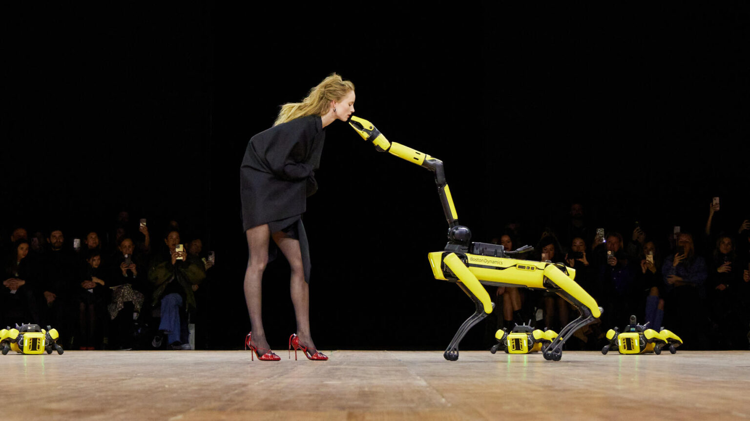 Les 16 Designers A Connaître En 2024 - ICON-ICON
