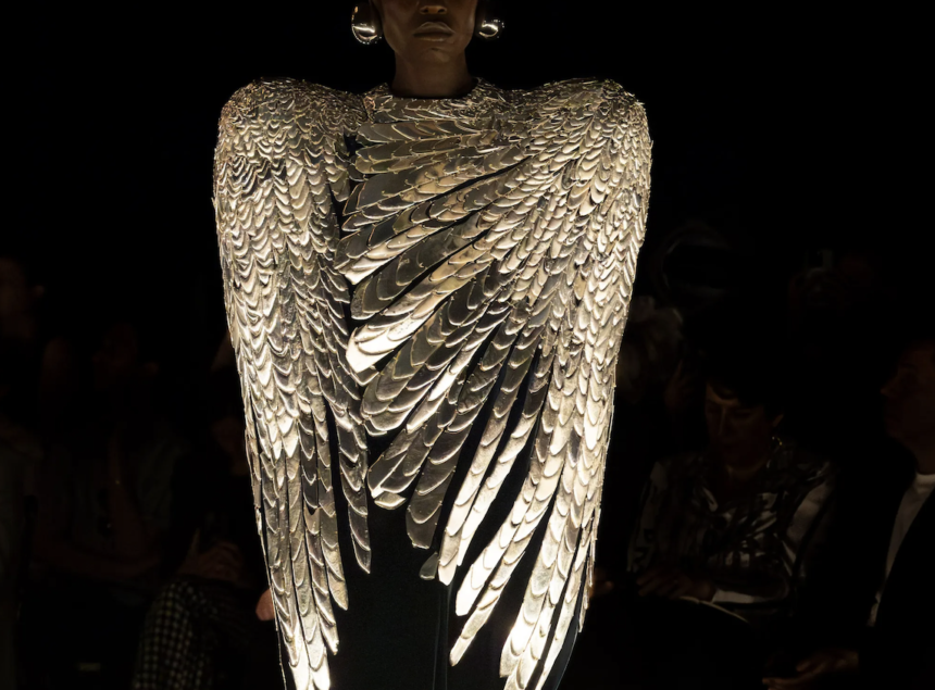 Schiaparelli Haute Couture Automne 2024 : The Phoenix