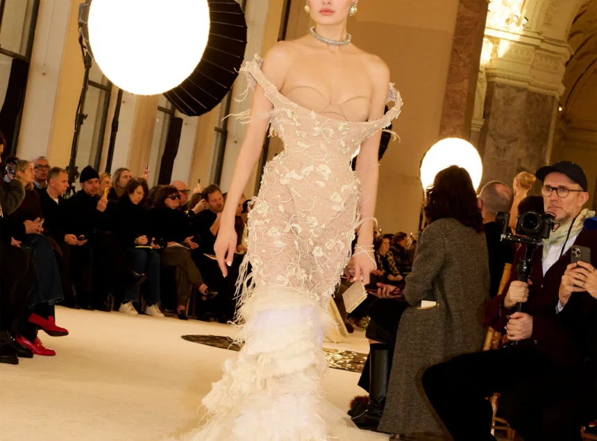 Haute Couture Printemps/Été 2025 : Les Maisons Réinventent Leurs Mythes