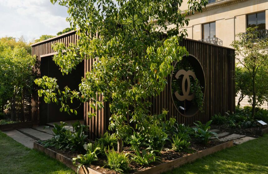 Jardin Chanel : Bois De Santal A Paris