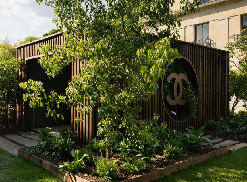 Jardin Chanel : Bois De Santal A Paris