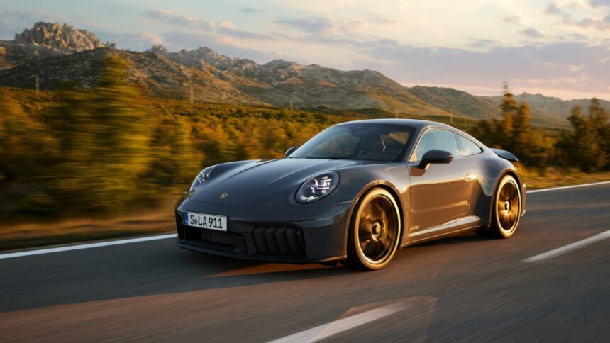 68b969b5b1f33-la-porsche-911-vient-d-etre-restylee-mais-ce-n-est-pas-le-plus-important-la-veritable-nouveaute-est Les voitures de collection iconiques