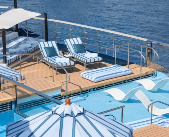 The_Ritz_Carlton_Yacht_Collection_x_Ginori_1735_Collaboration-pool-house-1024x768 Ginori 1735 Embarque Avec The Ritz-Carlton Yacht Collection