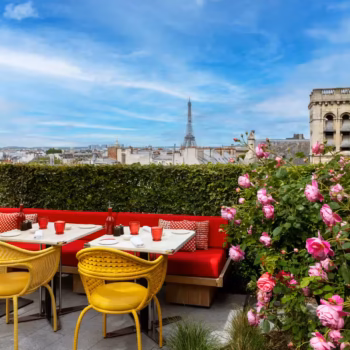 ad3-xp1ZCF7ETKac_Light-ChevalBlancParis_LeJardin_VueEiffel_VincentLeroux-2- Le Jardin de Cheval Blanc Paris, Par Le Chef William Béquin