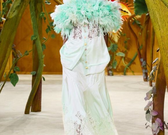 chanel_fall-winter-2026-haute-couture-look-49-HD Chanel Haute Couture Automne/Hiver 2026 : Les Icônes Entrent Dans Le Conte