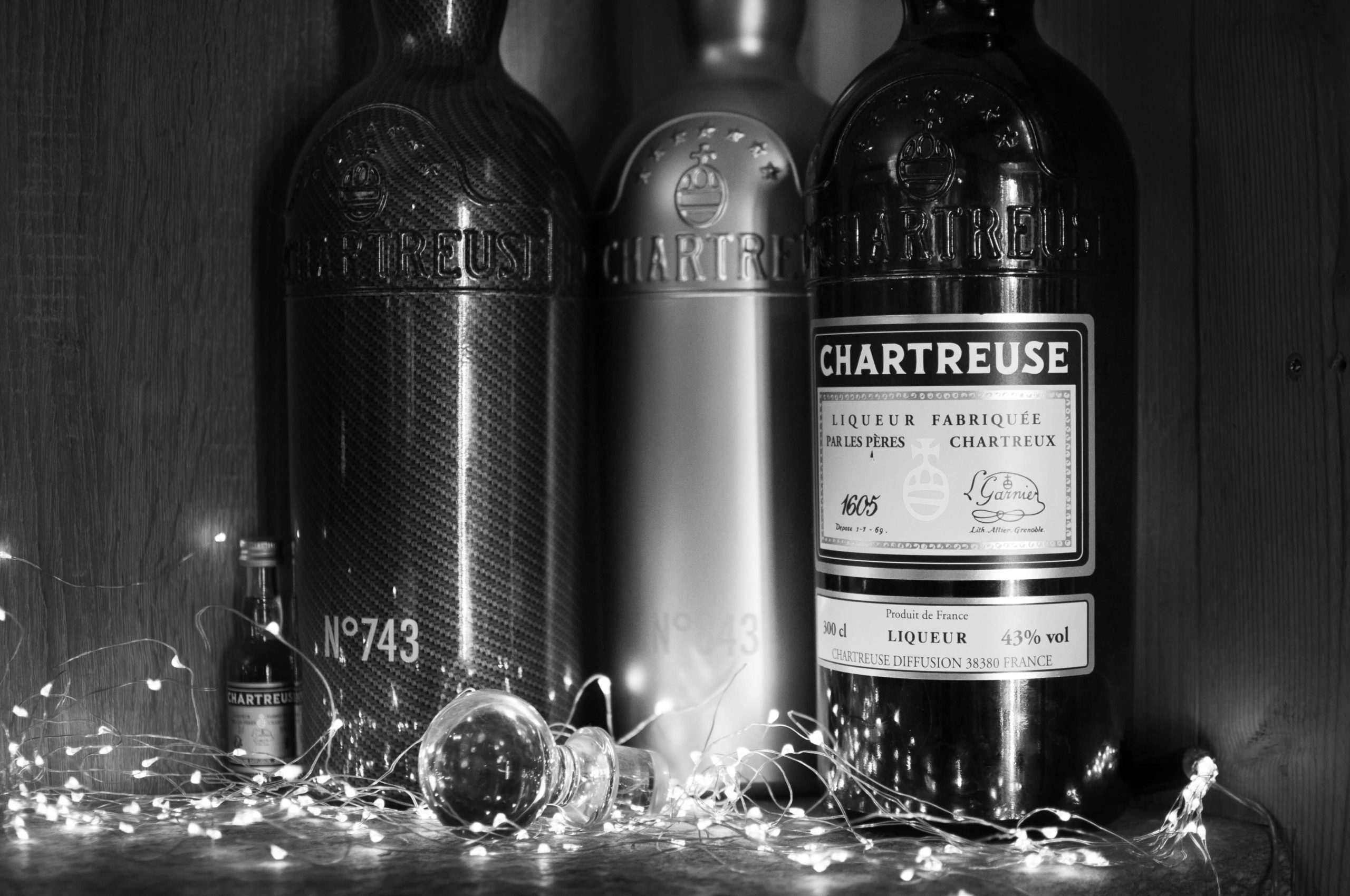 Bouteilles de Chartreuse, esprit alpin, au Bistrot du Praz