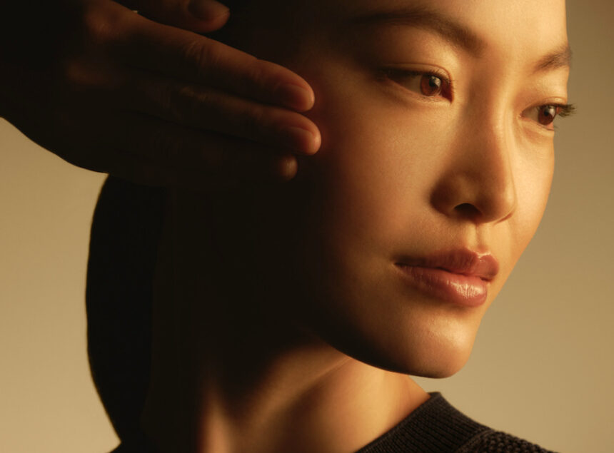 CHANEL Sublimage : Deux Nouveaux Gestes D’Exception Pour Le Regard Et Les Fascias
