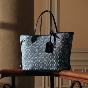 WMN_FLIGHT_MODE_STILL_LIFE_IMG02_DII Louis Vuitton Flight Mode : le voyage comme art de s’habiller