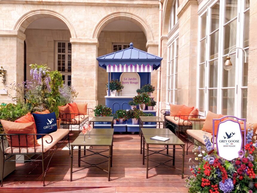 Le Jardin Berry Rouge, installation botanique Grey Goose sur la terrasse de Mimosa à Paris Le Jardin Berry Rouge, installation botanique Grey Goose sur la terrasse de Mimosa à Paris