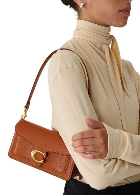 a8639d4cebab4e649c328b2eb5244763 Comment trouver des pièces authentiques pour un look unique ?