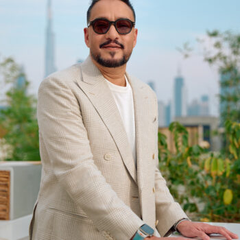 Abdulla Ajmal — Portrait Portrait d’Abdulla Ajmal, dirigeant de la maison Ajmal Dubai