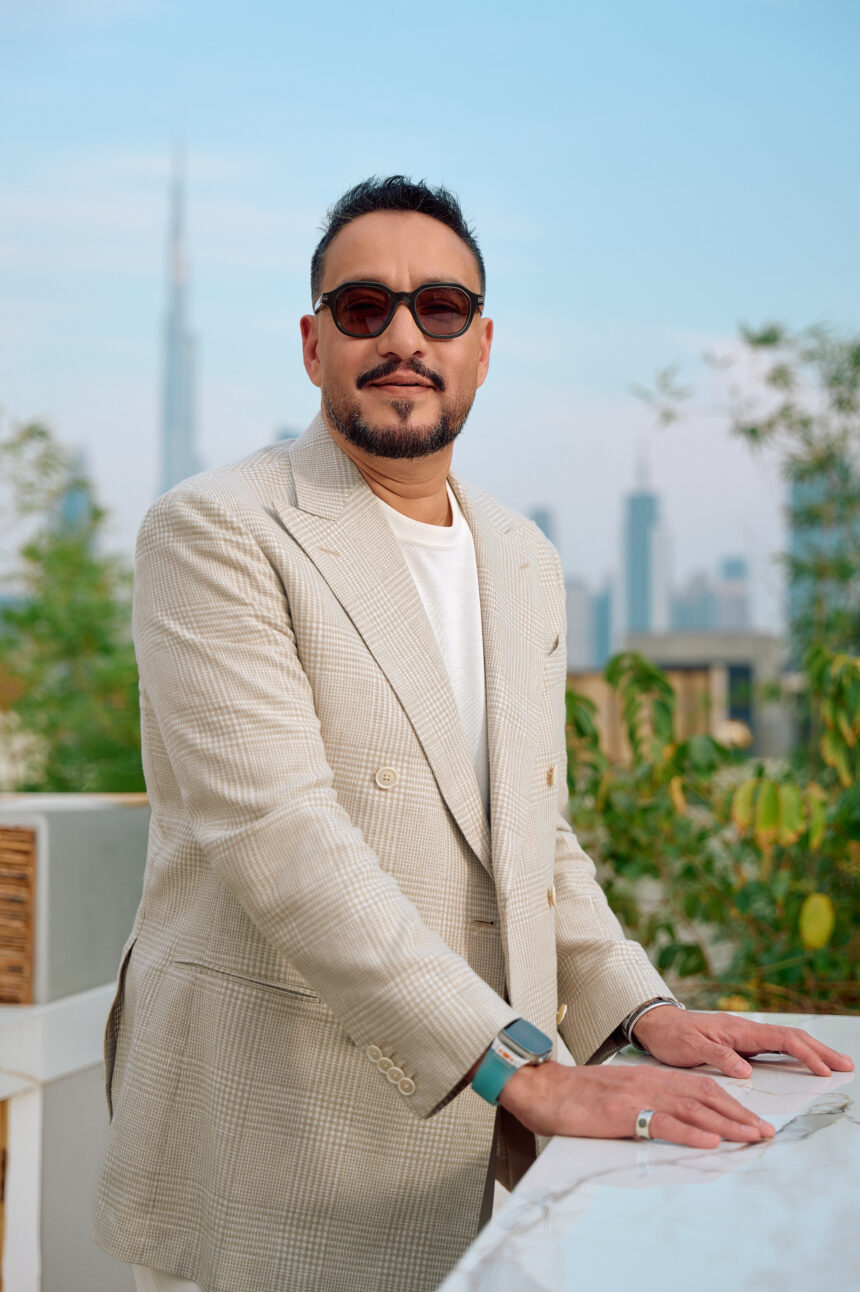 Abdulla Ajmal — Portrait Portrait d’Abdulla Ajmal, dirigeant de la maison Ajmal Dubai