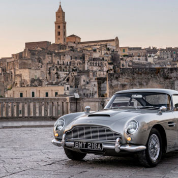 quatre-aston-dans-le-nouveau-bond-20092-1.jpg The Aston Martin DB5: The James Bond Car