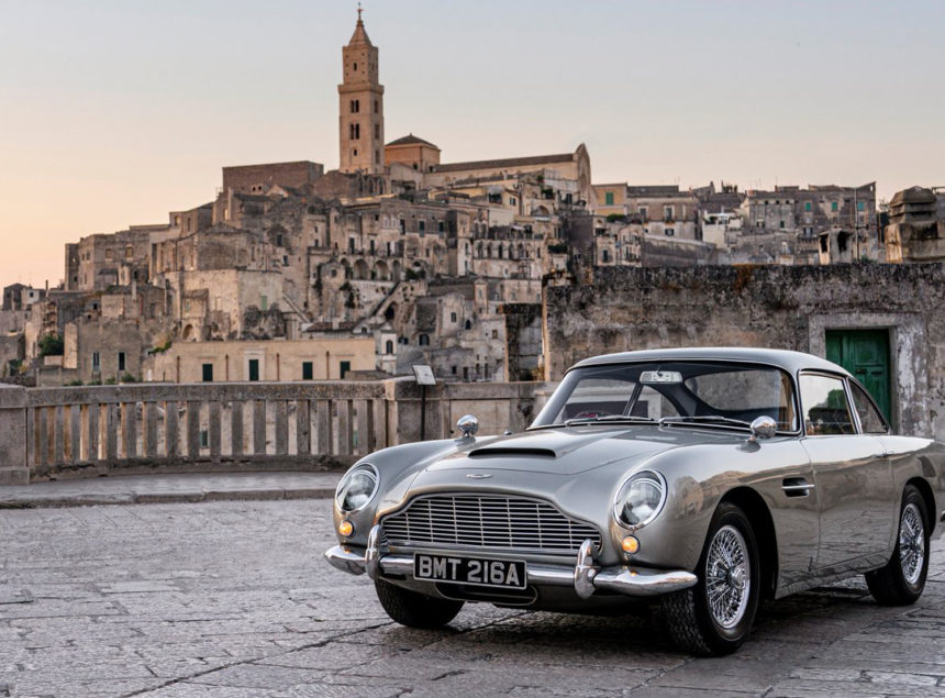 quatre-aston-dans-le-nouveau-bond-20092-1.jpg The Aston Martin DB5: The James Bond Car